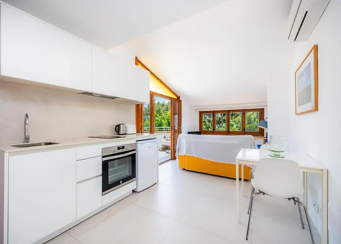 Faro Attic B Апартаменти *